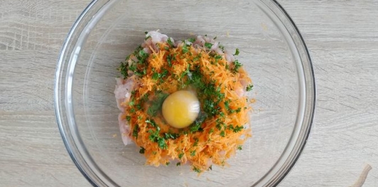 Котлеты из индейки с морковью и фетой