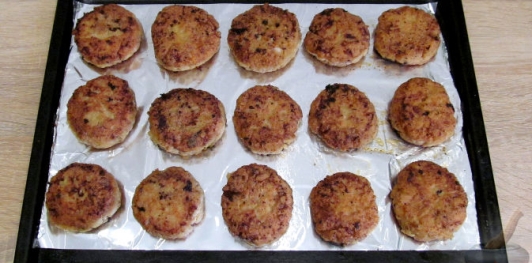 Котлеты из свинины с капустой