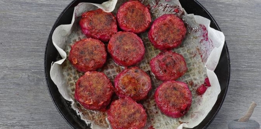 Котлеты со свеклой и жареным луком