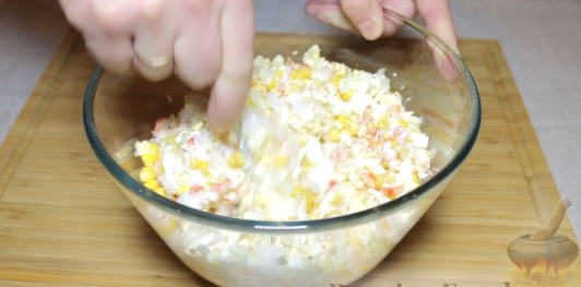 Крабовый салат с камчатским крабом