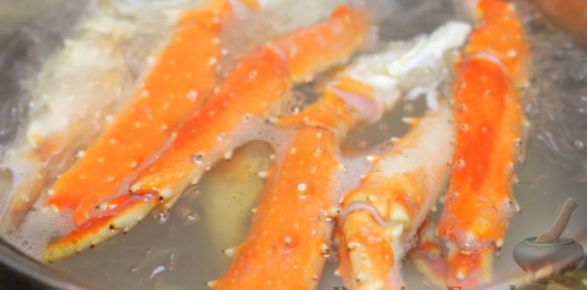 Крабовый салат с камчатским крабом