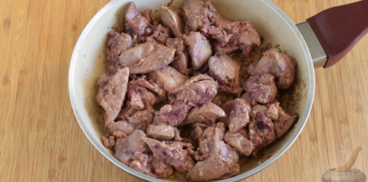 Куриная печень в апельсиновом соусе