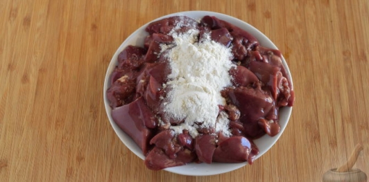 Куриная печень в апельсиновом соусе