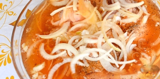 Куриные бедрышки в яблочном соке
