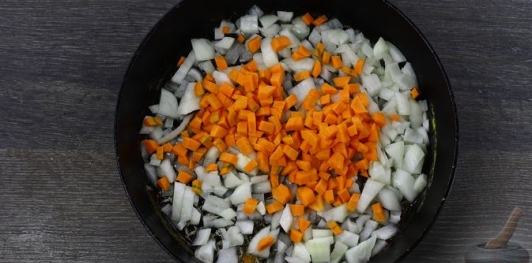 Куриный суп с брокколи и стручковой фасолью