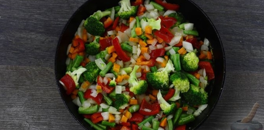 Куриный суп с брокколи и стручковой фасолью