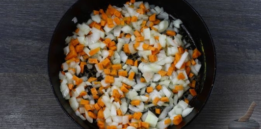 Куриный суп с брокколи и стручковой фасолью