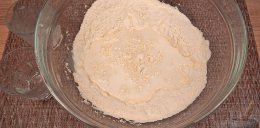 Лепёшки с луком на сковороде