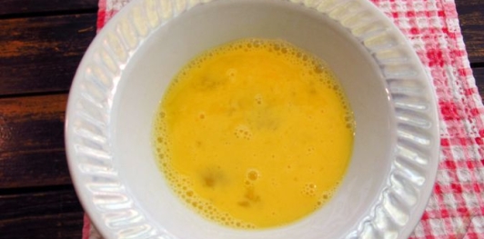 Маринованные огурцы, жаренные в панировке