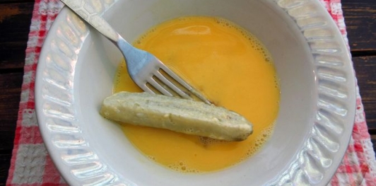 Маринованные огурцы, жаренные в панировке
