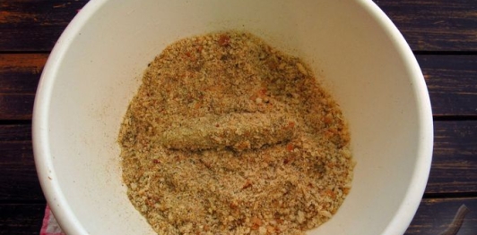 Маринованные огурцы, жаренные в панировке