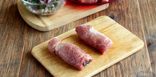 Мясные рулетики с зеленью