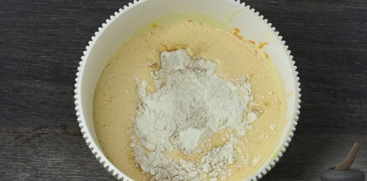 Морковный пирог со сметанным кремом