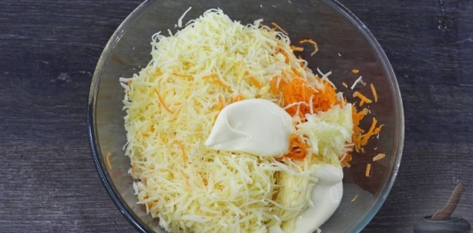 Морковный салат с сыром