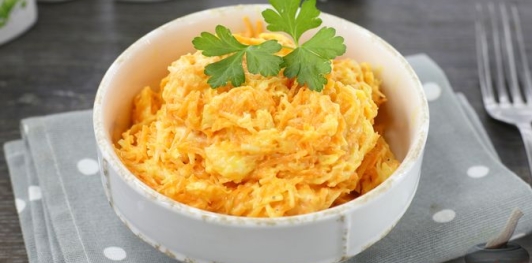 Морковный салат с сыром