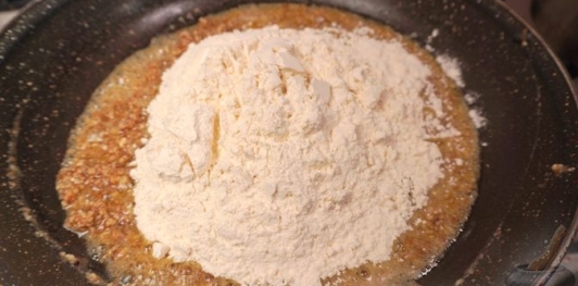 Мучная халва с грецкими орехами