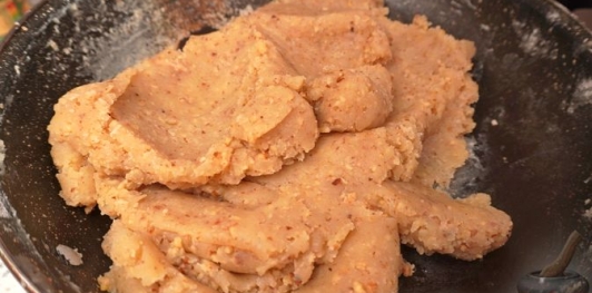 Мучная халва с грецкими орехами