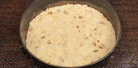 Насыпной пирог с творогом и абрикосами