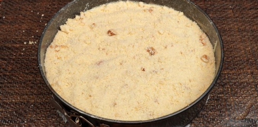 Насыпной пирог с творогом и абрикосами
