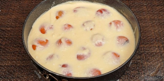 Насыпной пирог с творогом и абрикосами