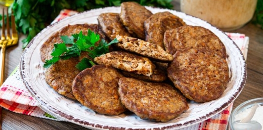 Печеночные котлеты с рисом