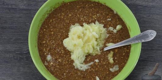 Печёночные оладьи с яблоками (без муки)