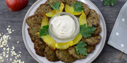 Печёночные оладьи с яблоками (без муки)