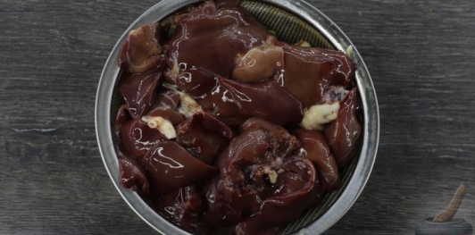 Печёночные оладьи с яблоками (без муки)