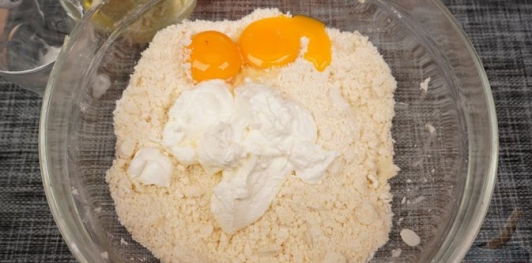 Песочный рулет с ореховой начинкой