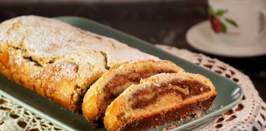 Песочный рулет с ореховой начинкой