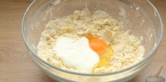 Пирог с курицей, картофелем и грибами