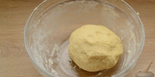 Пирог с курицей, картофелем и грибами