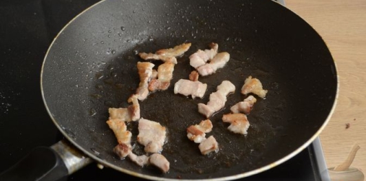 Пирог с курицей, картофелем и грибами
