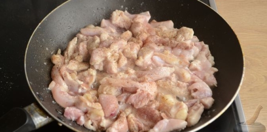 Пирог с курицей, картофелем и грибами