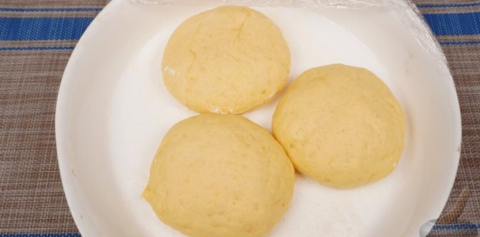 Польские калачики с луком