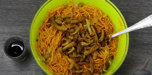 Постный салат "Копна сена" из тыквы с грибами, по-корейски