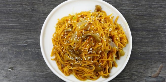 Постный салат "Копна сена" из тыквы с грибами, по-корейски