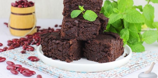 Пряный брауни из фасоли (без яиц)