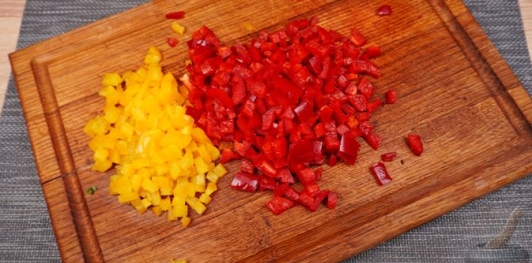 Рулет из мясного фарша со сладким перцем