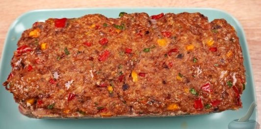 Рулет из мясного фарша со сладким перцем