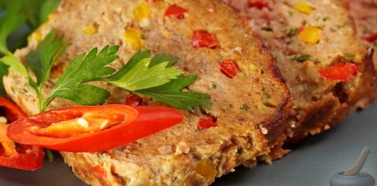 Рулет из мясного фарша со сладким перцем