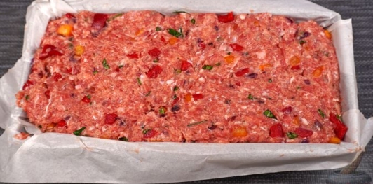 Рулет из мясного фарша со сладким перцем