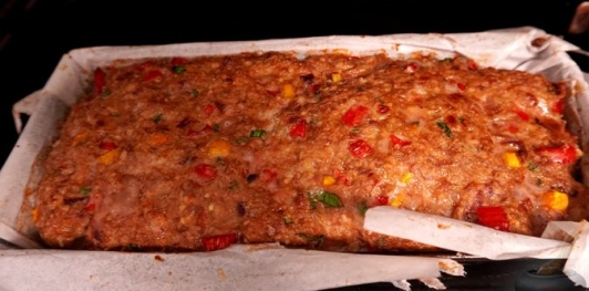 Рулет из мясного фарша со сладким перцем