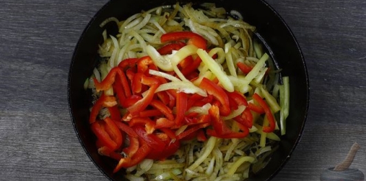 Салат из жареных кабачков с грецкими орехами