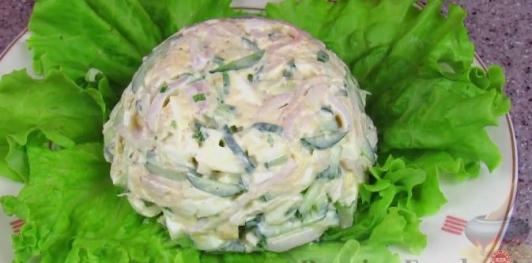 Салат с кальмарами