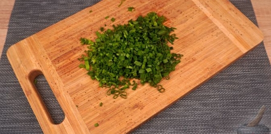 Салат с творогом, ветчиной и овощами