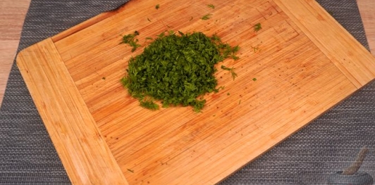 Салат с творогом, ветчиной и овощами