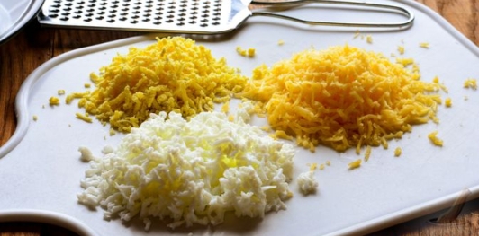 Салат "Влюблённая парочка" (с крабовыми палочками и свежими огурцами)