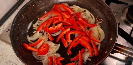 Шакшука с креветками