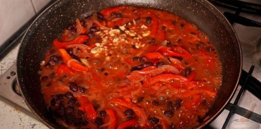 Шакшука с креветками